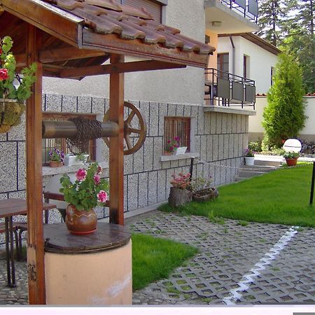 Family Hotel Emaly 1 Bankya Extérieur photo
