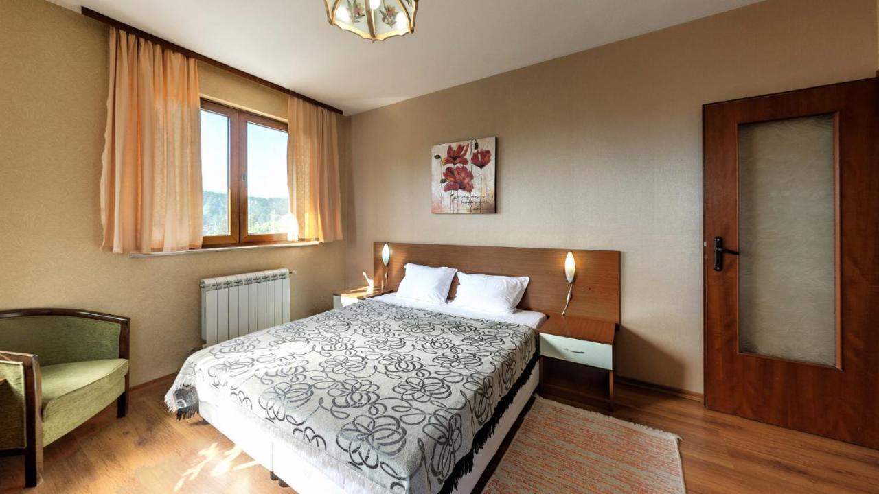 Family Hotel Emaly 1 Bankya Extérieur photo