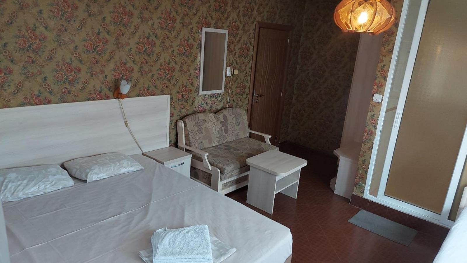Family Hotel Emaly 1 Bankya Extérieur photo