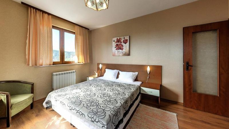 Family Hotel Emaly 1 Bankya Extérieur photo